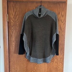 THML Stylish Gray/Black Women's Sweater -M